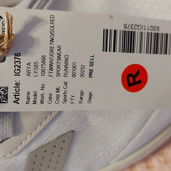 Running shoes - Picture 3 of 9